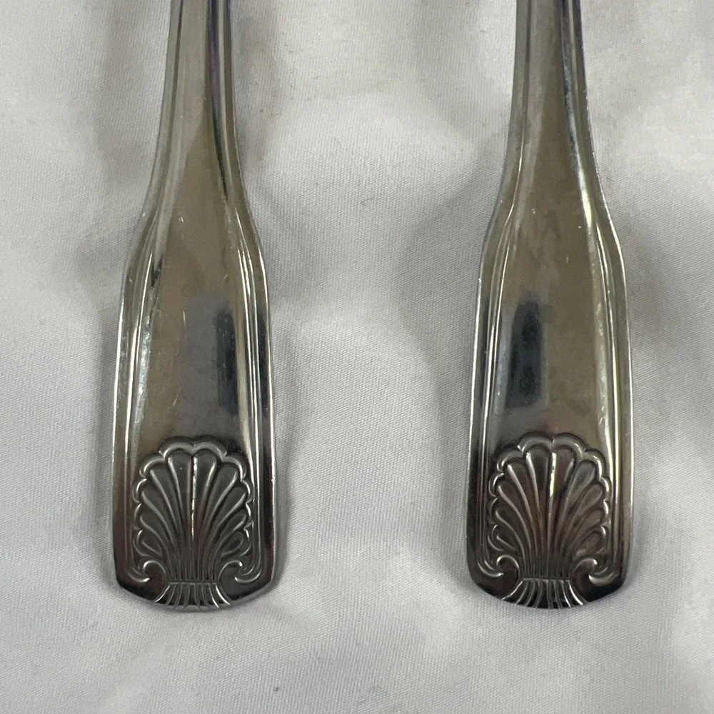 (2) Walco Utica‎ Stainless Fanfare Dinner Forks Shell Glossy 7 7/8 Inches